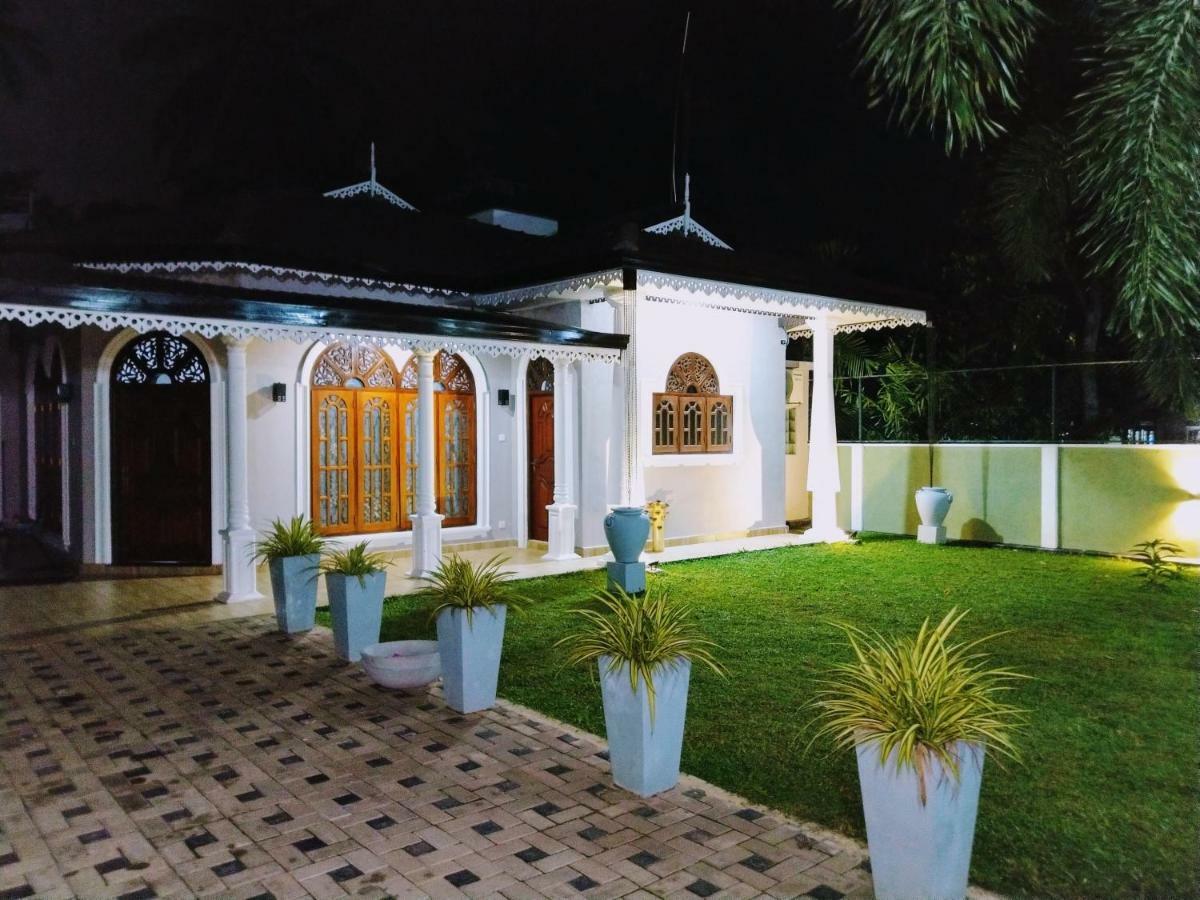 The Kaktus House At Airport Katunayaka Exterior foto